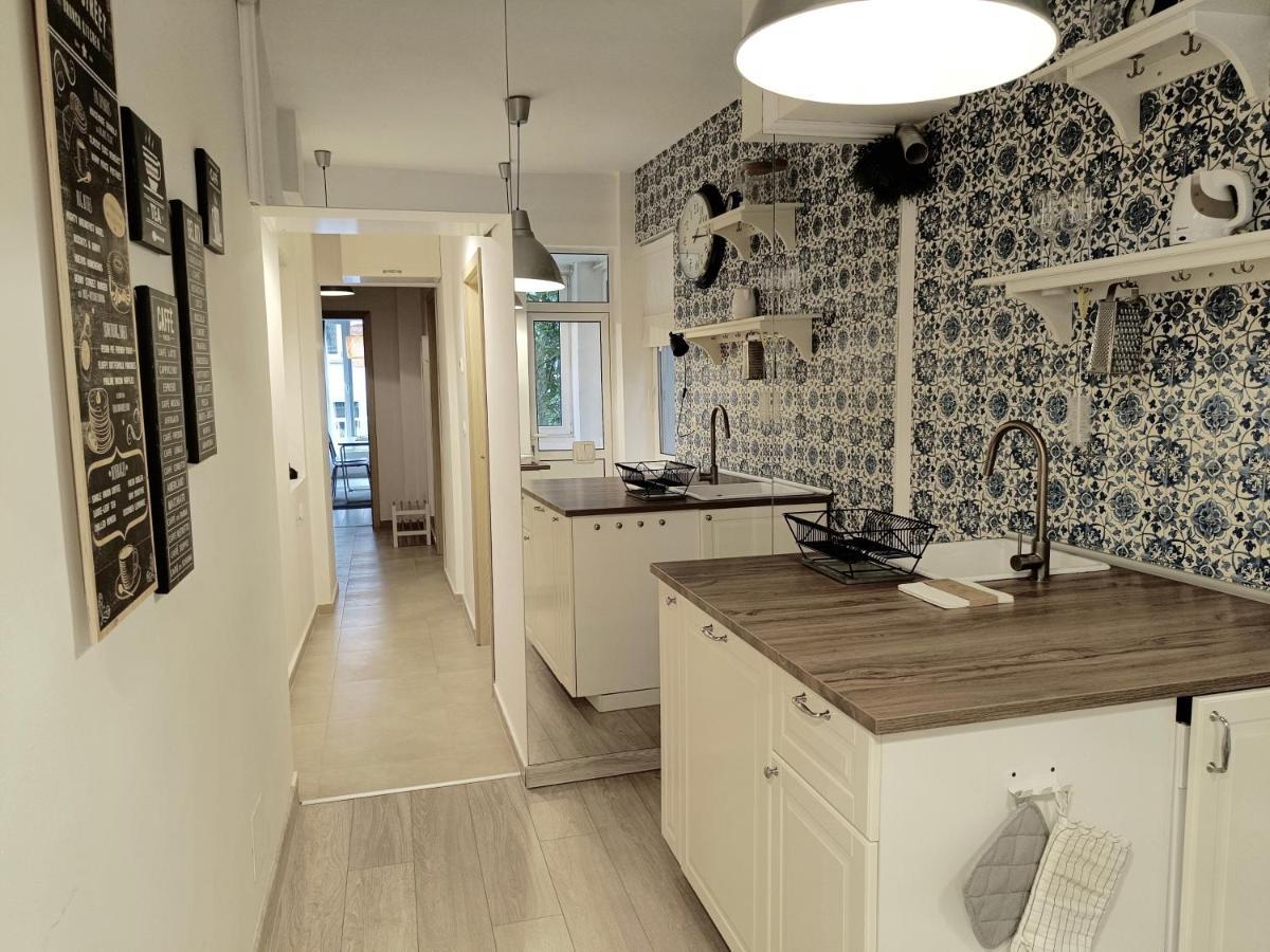 Newly Refurbished Apartment In The City Center Sofia Esterno foto