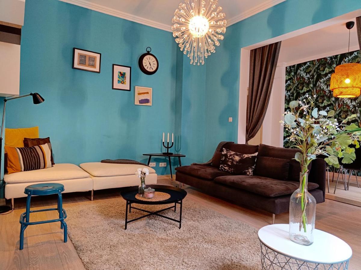 Newly Refurbished Apartment In The City Center Sofia Esterno foto