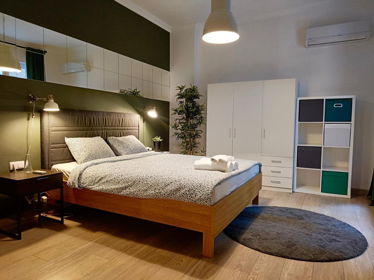 Newly Refurbished Apartment In The City Center Sofia Esterno foto