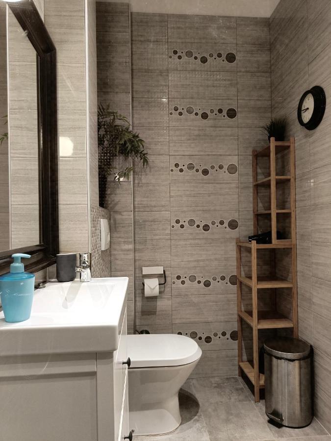 Newly Refurbished Apartment In The City Center Sofia Esterno foto
