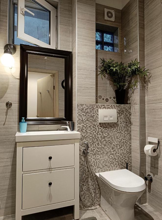 Newly Refurbished Apartment In The City Center Sofia Esterno foto