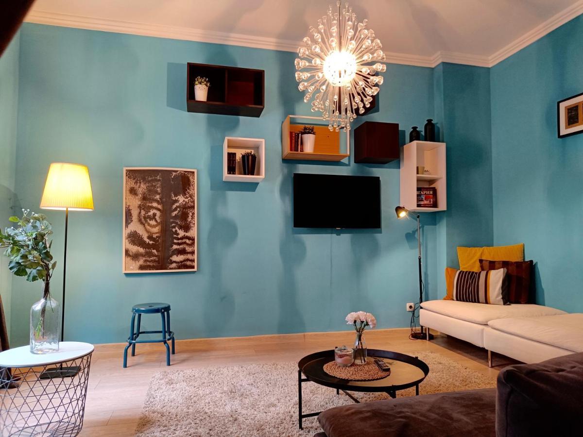 Newly Refurbished Apartment In The City Center Sofia Esterno foto