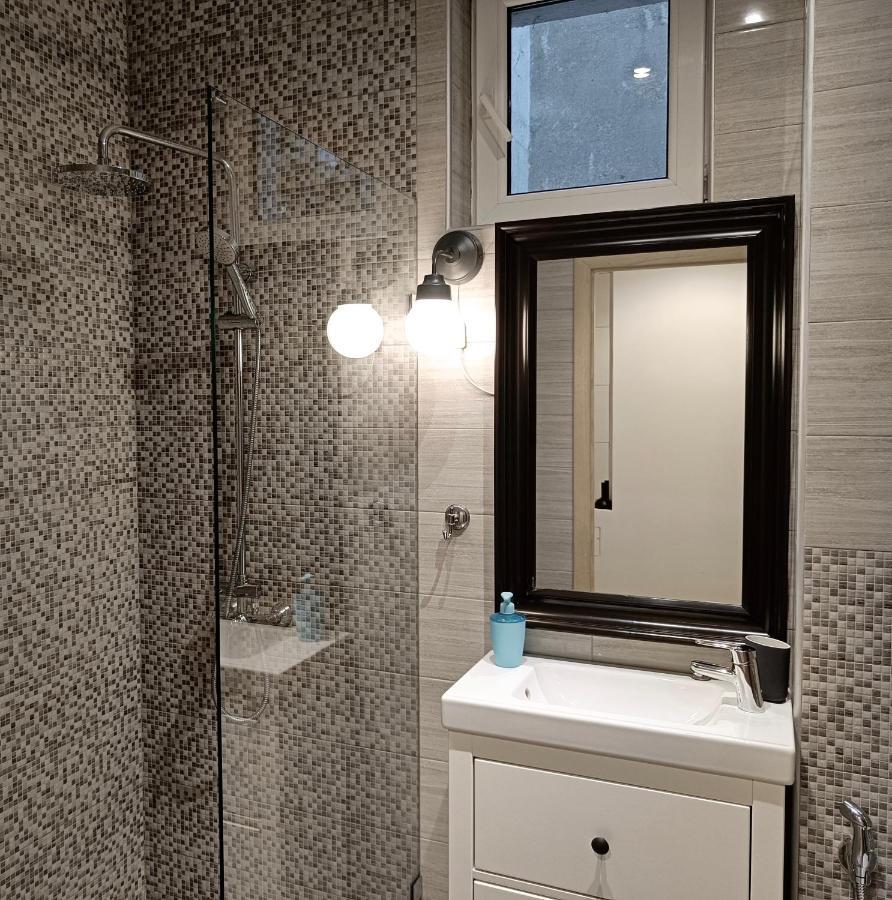 Newly Refurbished Apartment In The City Center Sofia Esterno foto