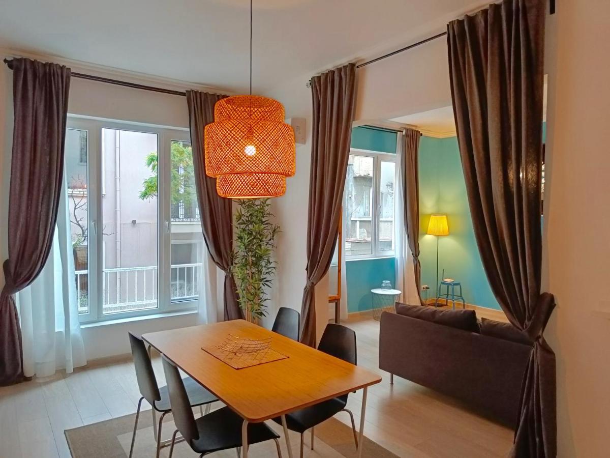 Newly Refurbished Apartment In The City Center Sofia Esterno foto